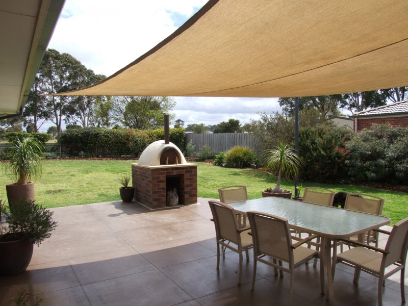 85 Gatehouse Drive, Eastwood VIC 3875