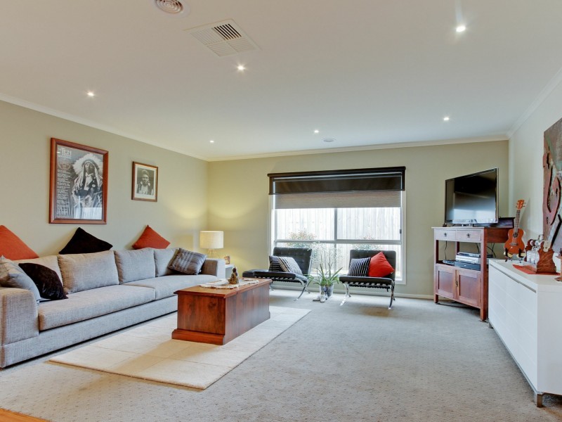 13 Fison Avenue, Bairnsdale VIC 3875