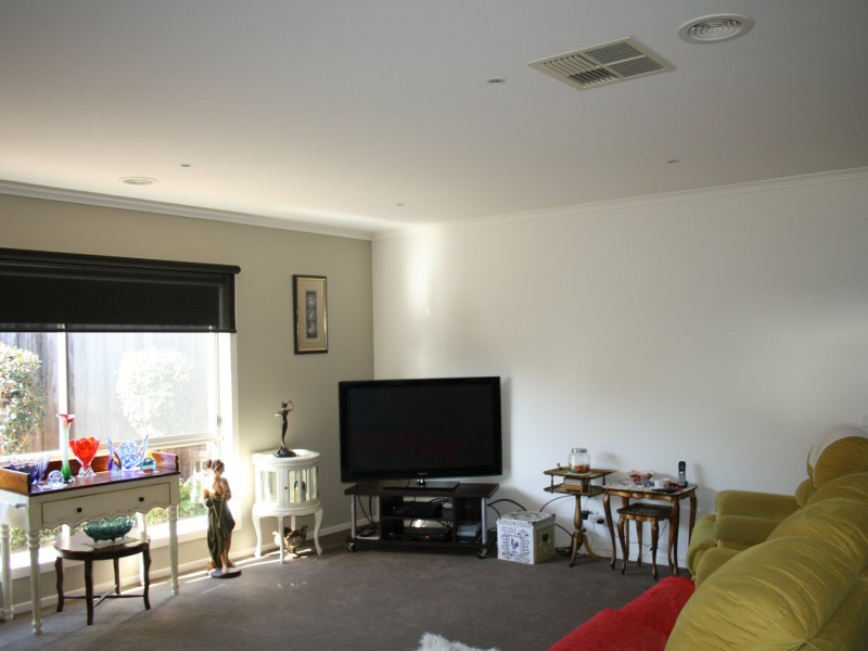 13 Fison Avenue, Bairnsdale VIC 3875