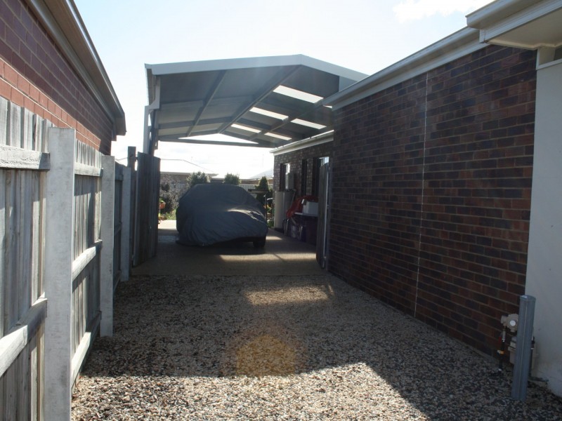 13 Fison Avenue, Bairnsdale VIC 3875