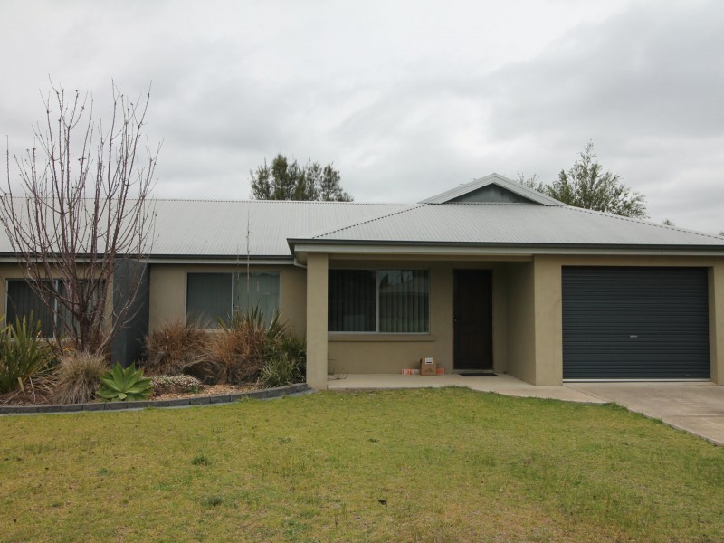 11B Barton Place, Eastwood VIC 3875