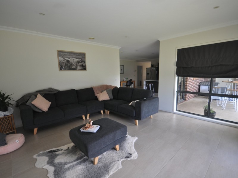 88 Gatehouse Drive, Eastwood VIC 3875