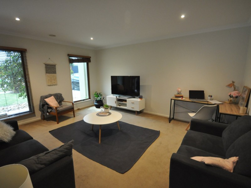 88 Gatehouse Drive, Eastwood VIC 3875