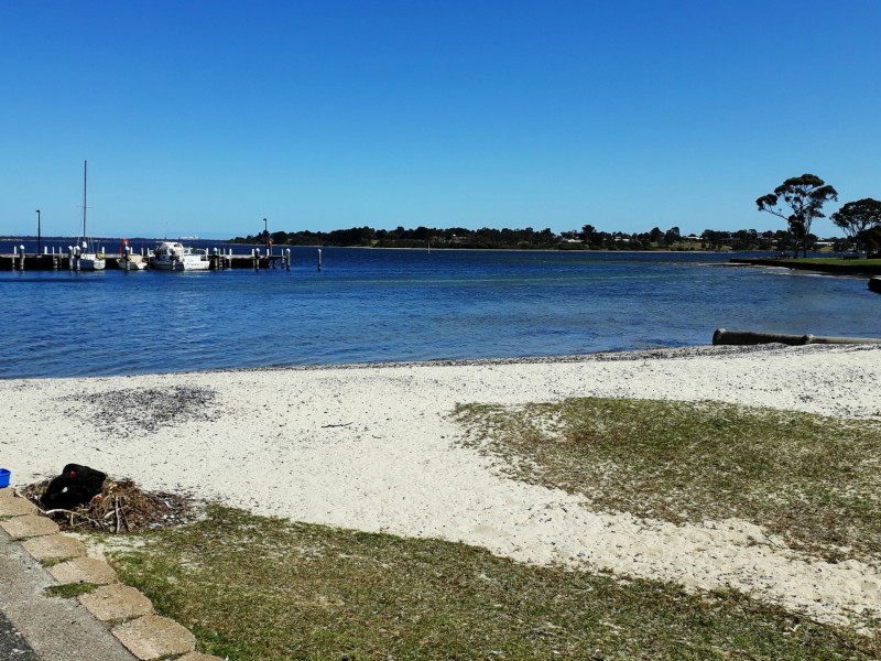 7 Esplanade, Paynesville VIC 3880