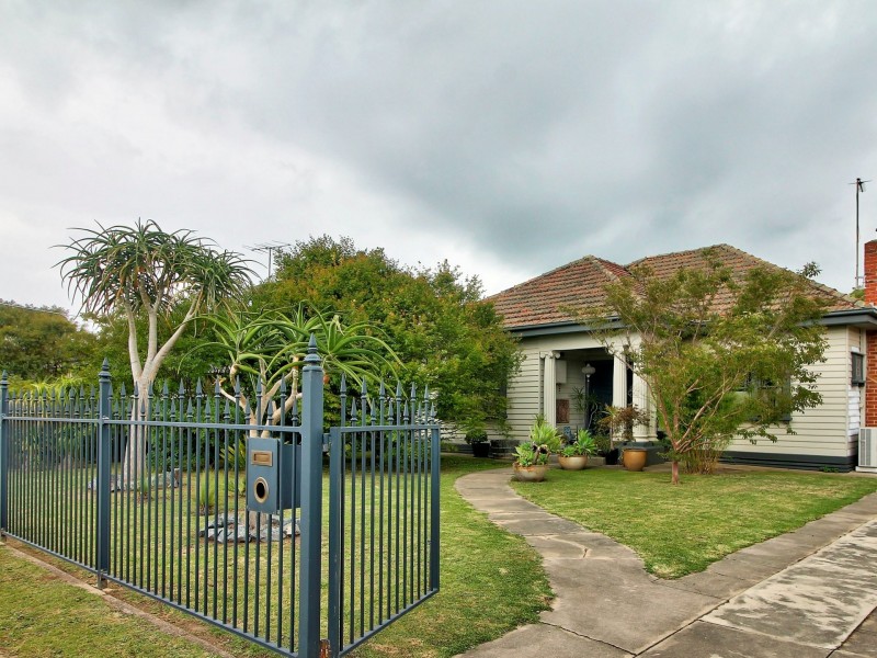 76 Francis Street, Bairnsdale VIC 3875