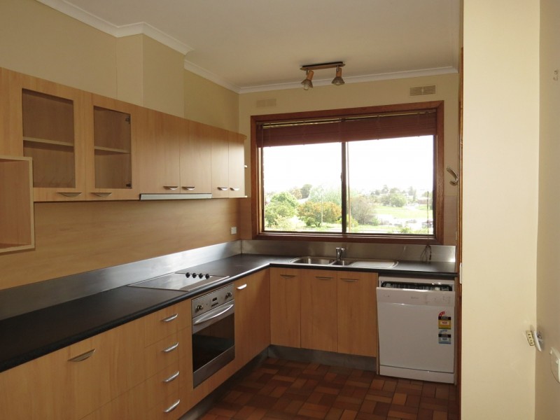 14 Robb Street, Bairnsdale VIC 3875