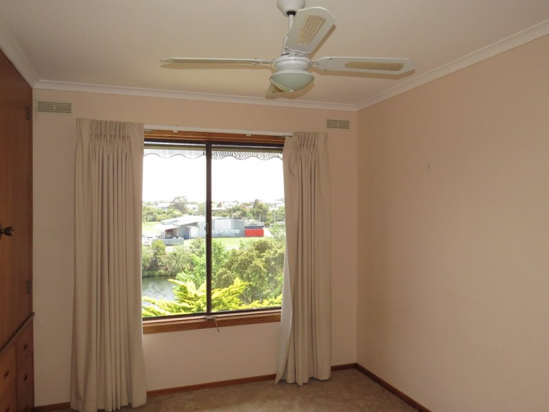 14 Robb Street, Bairnsdale VIC 3875