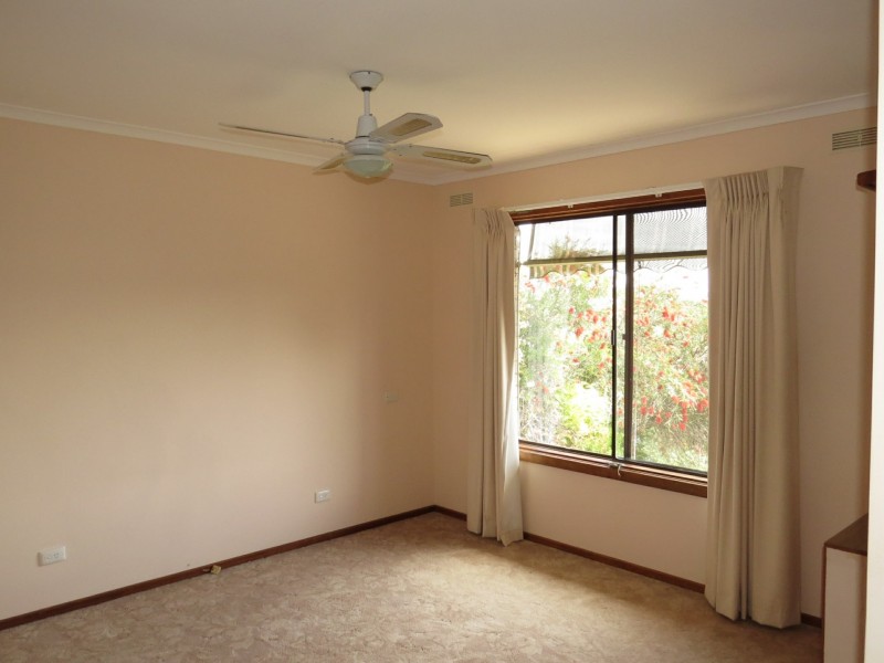 14 Robb Street, Bairnsdale VIC 3875