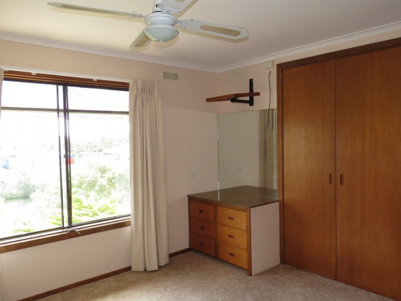 14 Robb Street, Bairnsdale VIC 3875