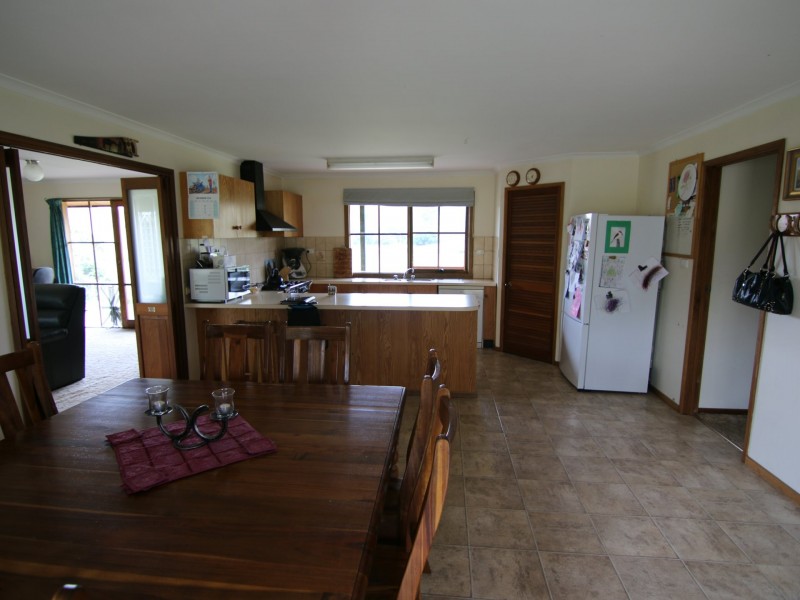 222 Omeo Valley Road, Omeo VIC 3898