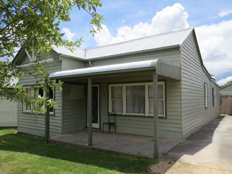 8 Charles Street, Lucknow VIC 3875