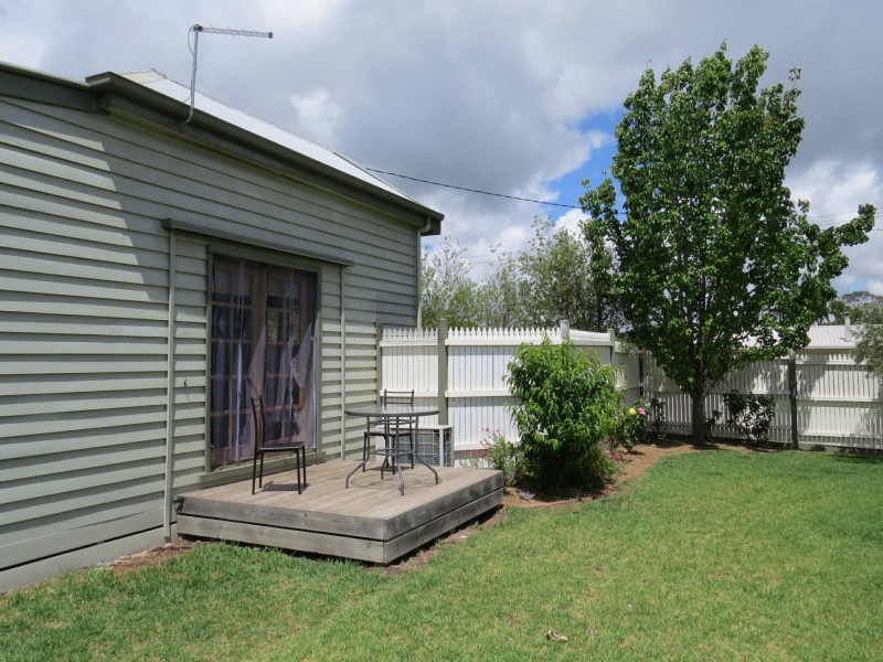 8 Charles Street, Lucknow VIC 3875