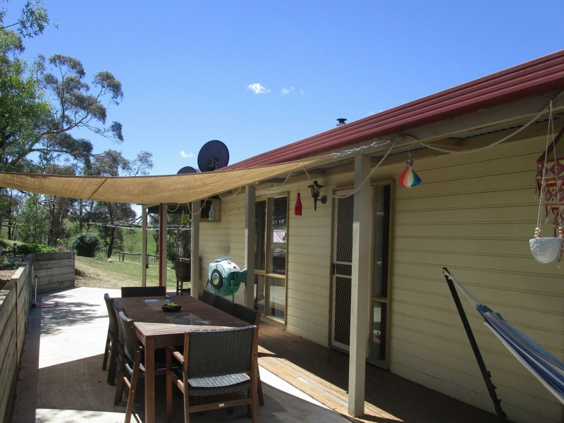 12 Hankshaw Hill Road, Omeo VIC 3898