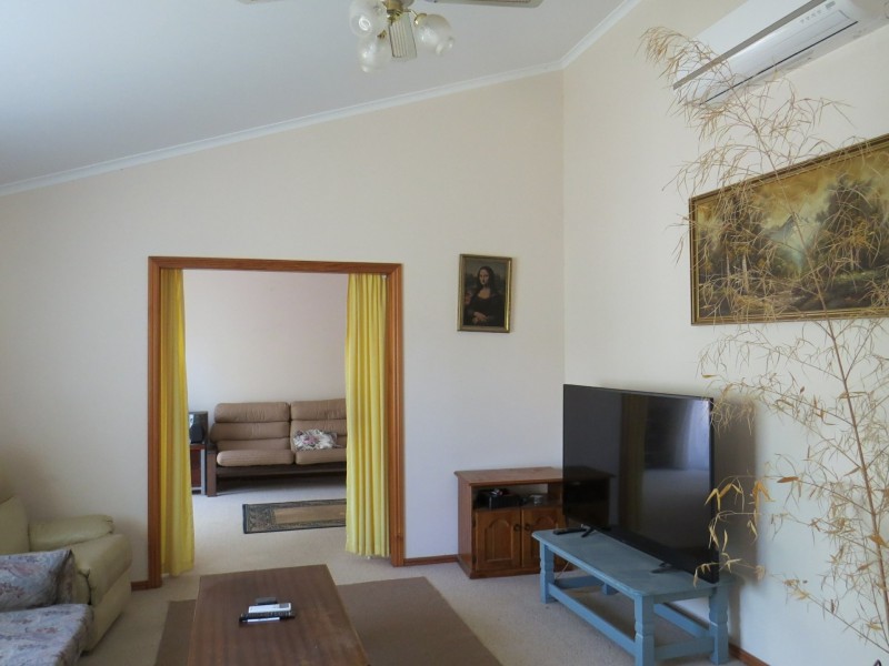 15 Harnham Drive, Bairnsdale VIC 3875