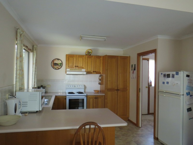 15 Harnham Drive, Bairnsdale VIC 3875