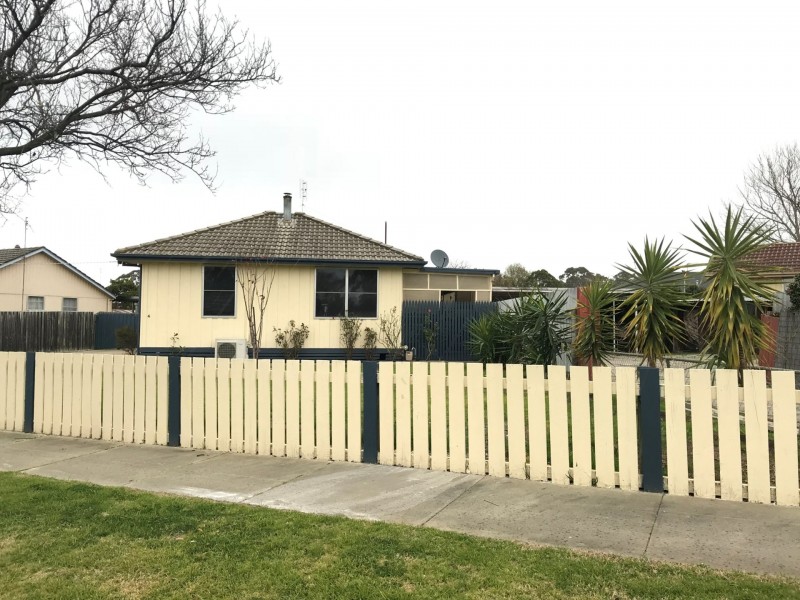 4 Davies Street, Bairnsdale VIC 3875