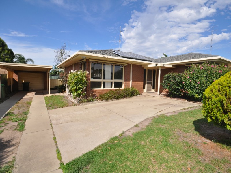 35 Wallace Street, Bairnsdale VIC 3875