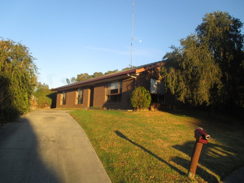 5 Clifton Close, Wy Yung VIC 3875