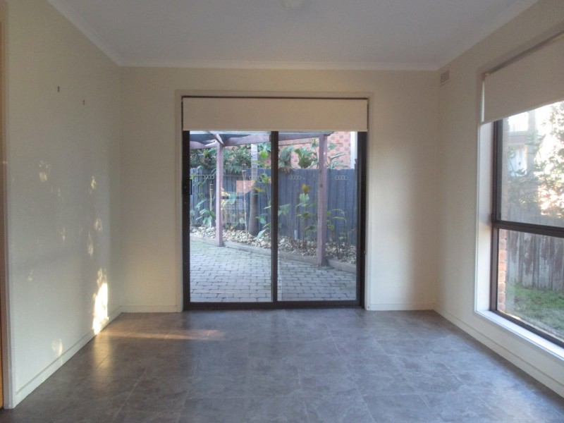 5 Clifton Close, Wy Yung VIC 3875