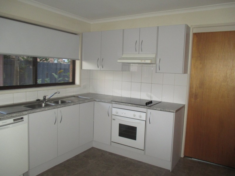 5 Clifton Close, Wy Yung VIC 3875