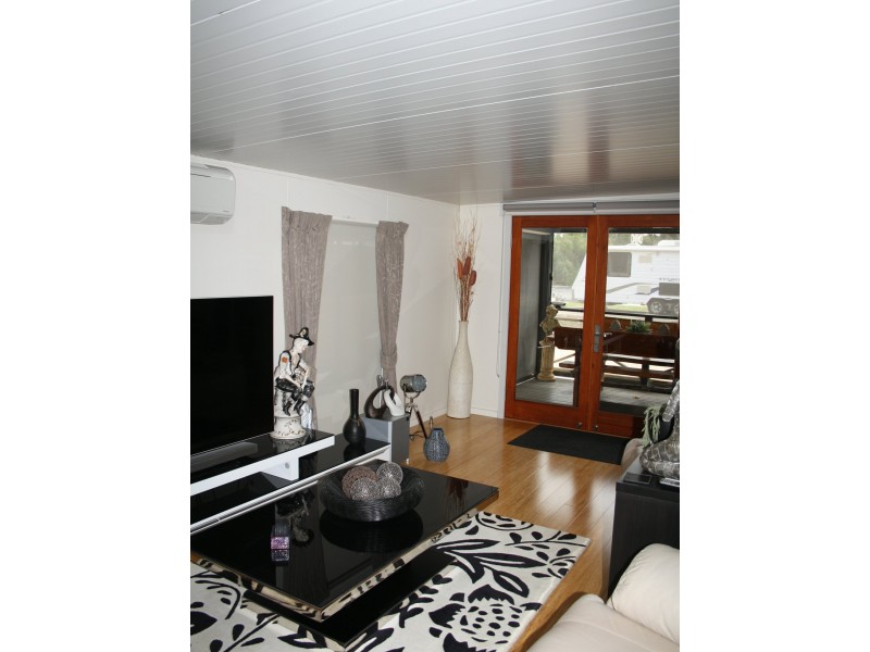 Unit 38 & Nicholson River Holiday Park, Nicholson VIC 3882