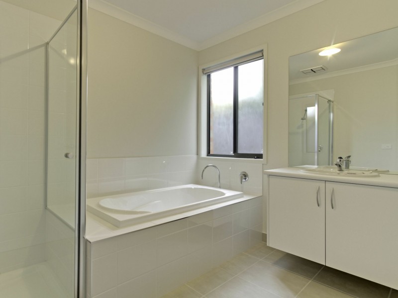 3 Barton Place, Eastwood VIC 3875