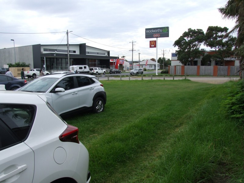 6 Mechanics Street, Lakes Entrance VIC 3909