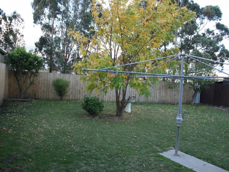 33 Cameron Crescent, Bairnsdale VIC 3875
