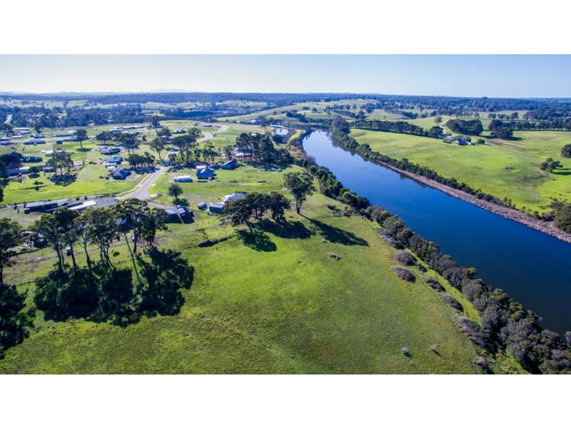 64 Kearneys Place, Nicholson VIC 3882