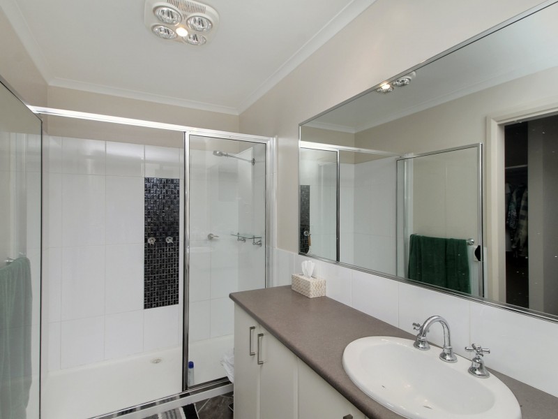 5 Kooralbyn Court, Eastwood VIC 3875