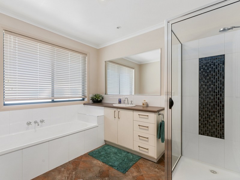 5 Kooralbyn Court, Eastwood VIC 3875