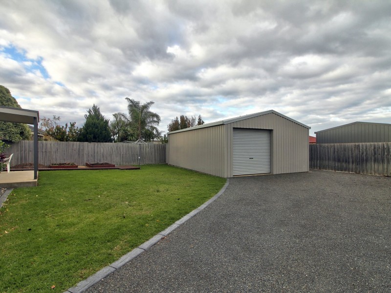 5 Kooralbyn Court, Eastwood VIC 3875