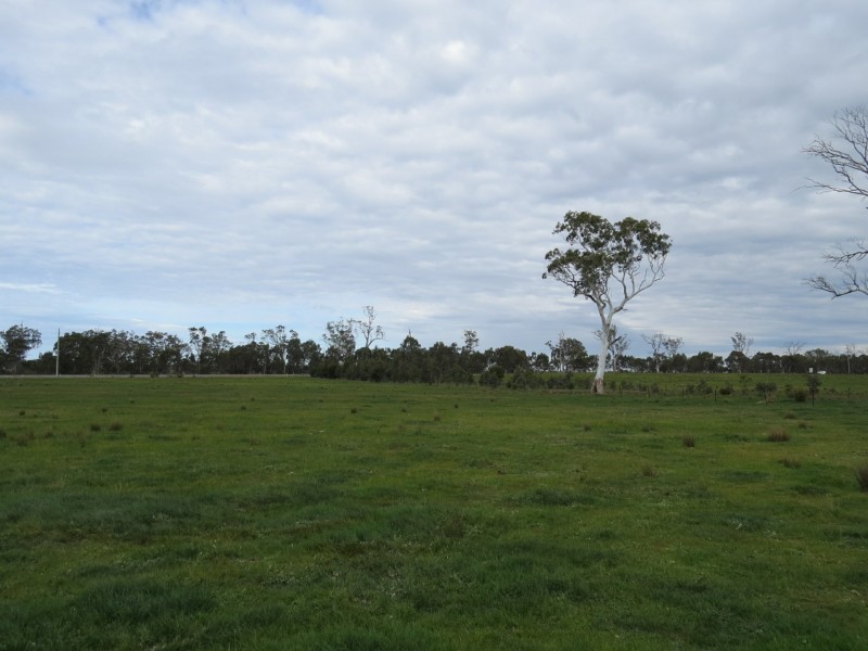 25 Hillside Lane, Hillside VIC 3875