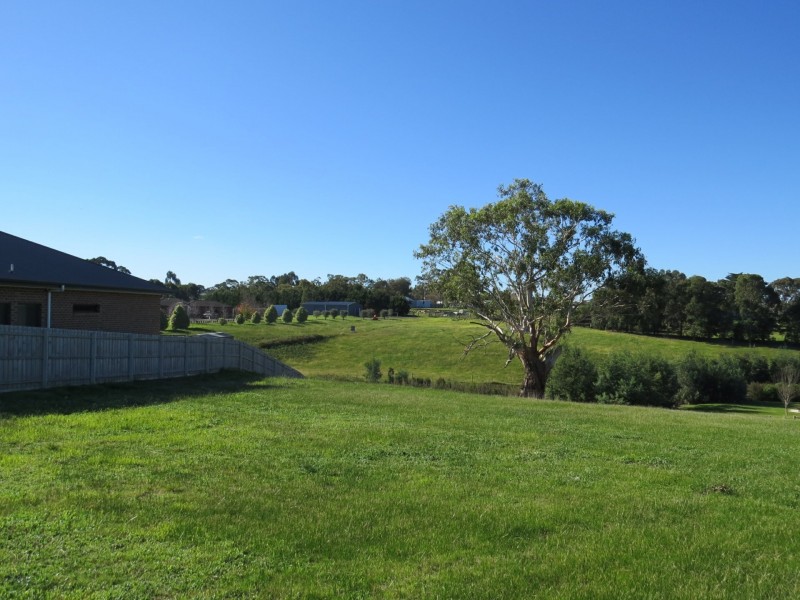 43 Eastern View Drive, Eastwood VIC 3875