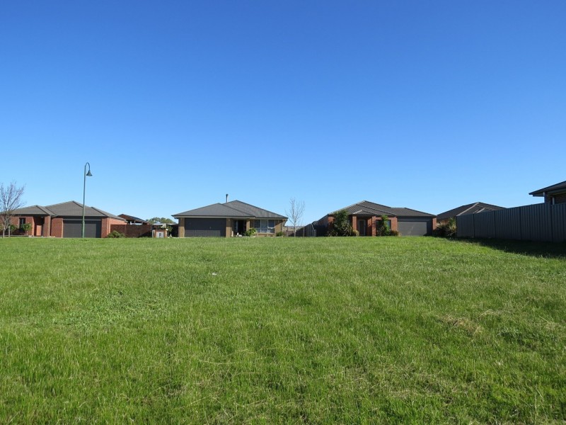 43 Eastern View Drive, Eastwood VIC 3875