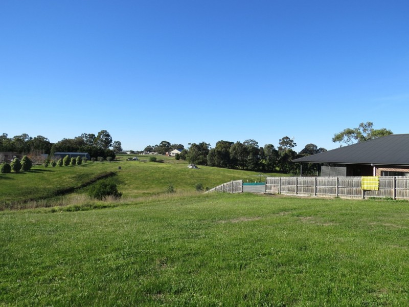 39 Eastern View Drive, Eastwood VIC 3875