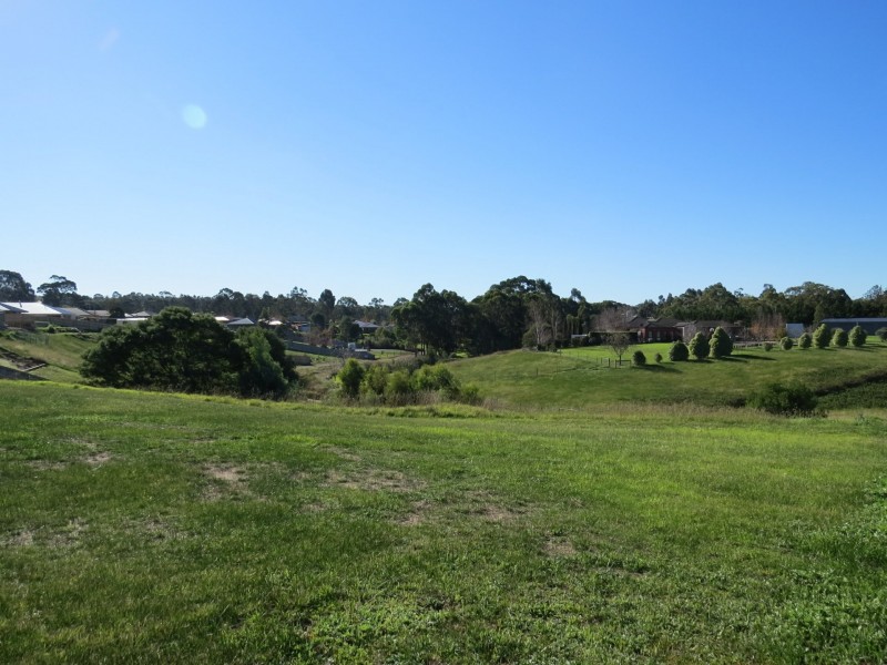 39 Eastern View Drive, Eastwood VIC 3875