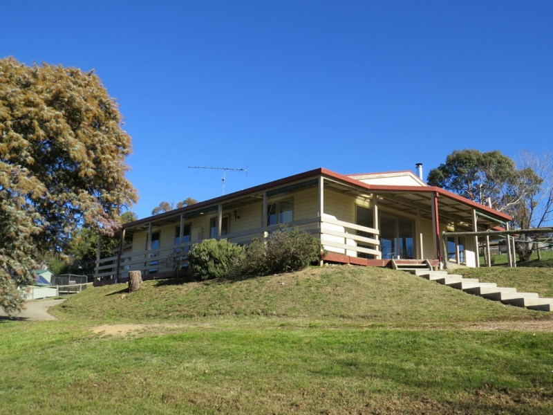 12 Hankshaws Hill Road, Omeo VIC 3898