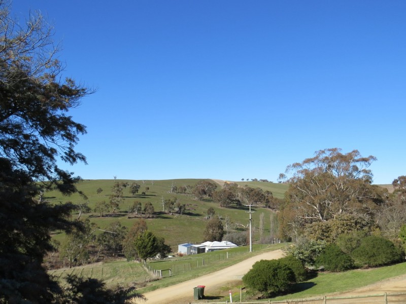 12 Hankshaws Hill Road, Omeo VIC 3898