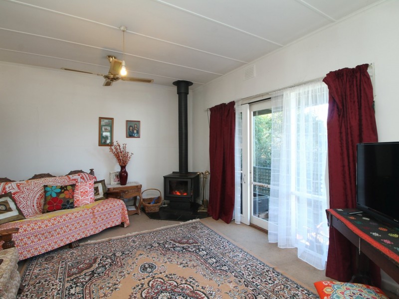 8 Lambournes Road, Bruthen VIC 3885