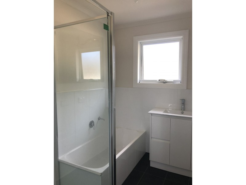 Unit 1/154A Bullumwaal Road, Wy Yung VIC 3875