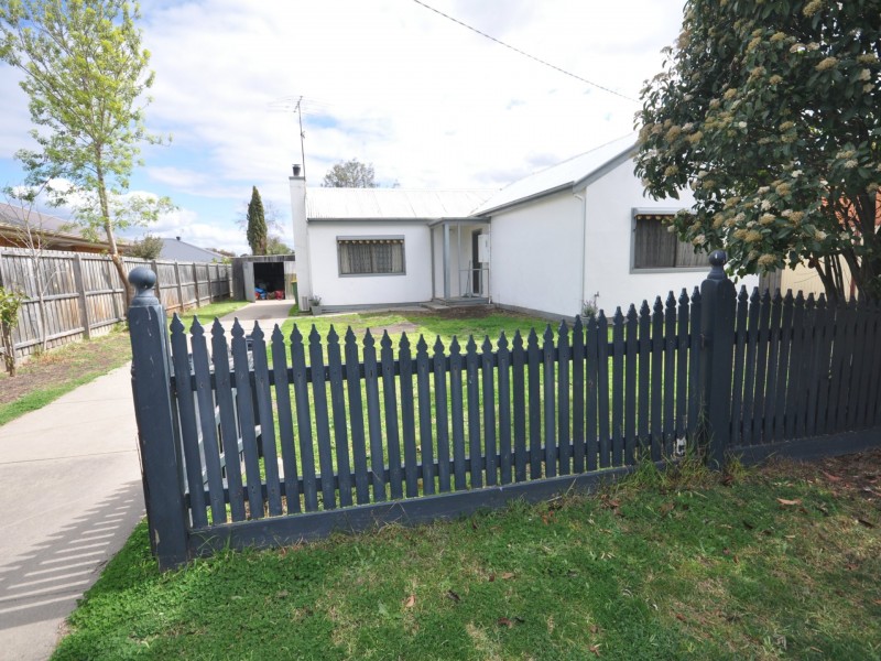 18 Ligar Street, Bairnsdale VIC 3875
