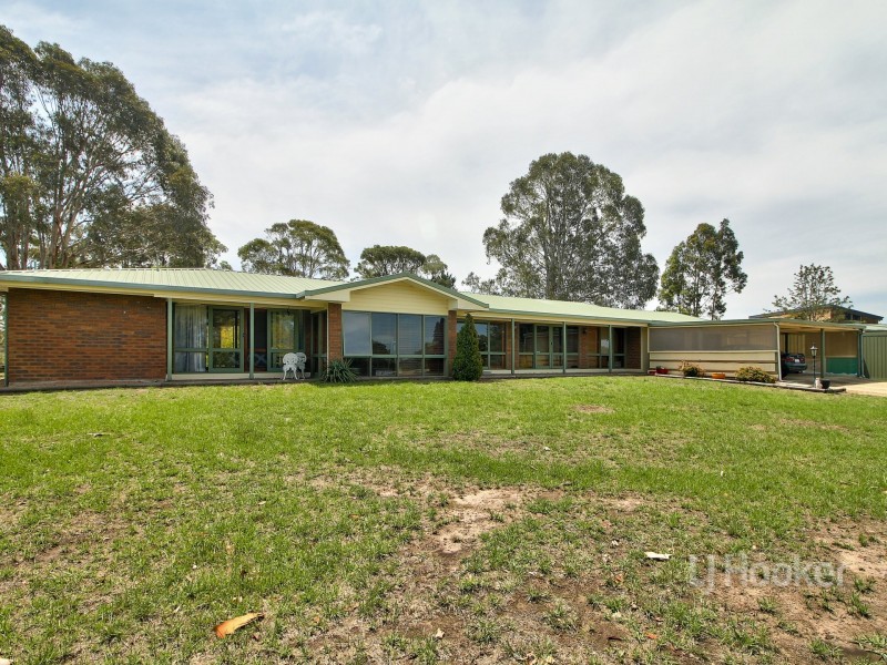 6 Dwyer Street, Wy Yung VIC 3875