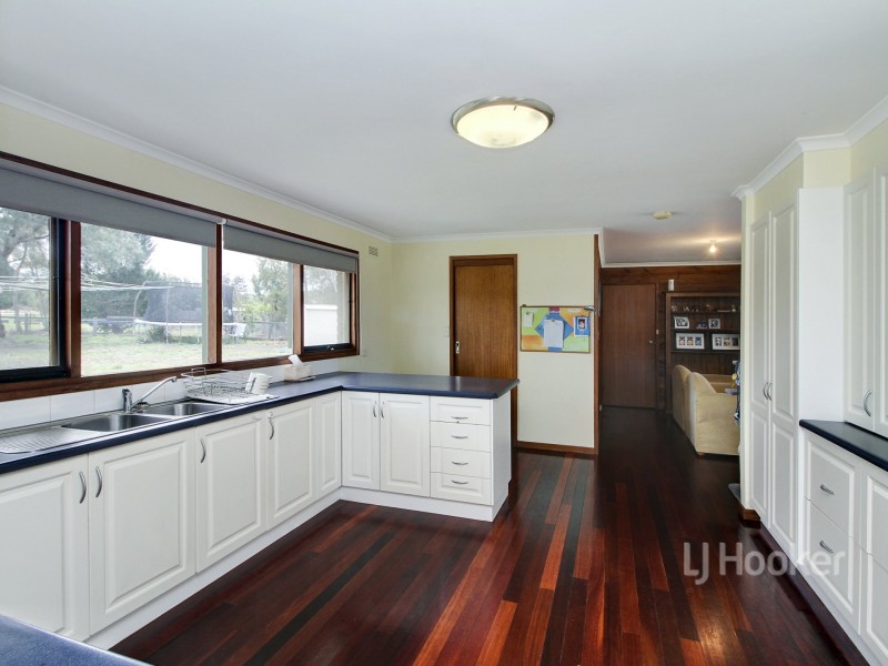 6 Dwyer Street, Wy Yung VIC 3875