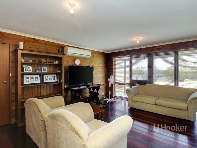 6 Dwyer Street, Wy Yung VIC 3875