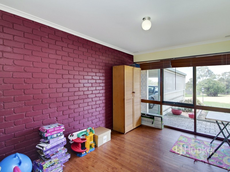 6 Dwyer Street, Wy Yung VIC 3875