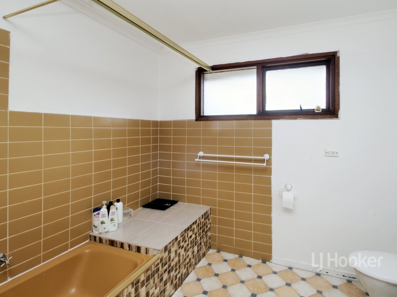 6 Dwyer Street, Wy Yung VIC 3875