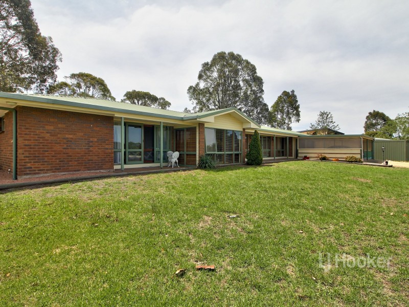 6 Dwyer Street, Wy Yung VIC 3875