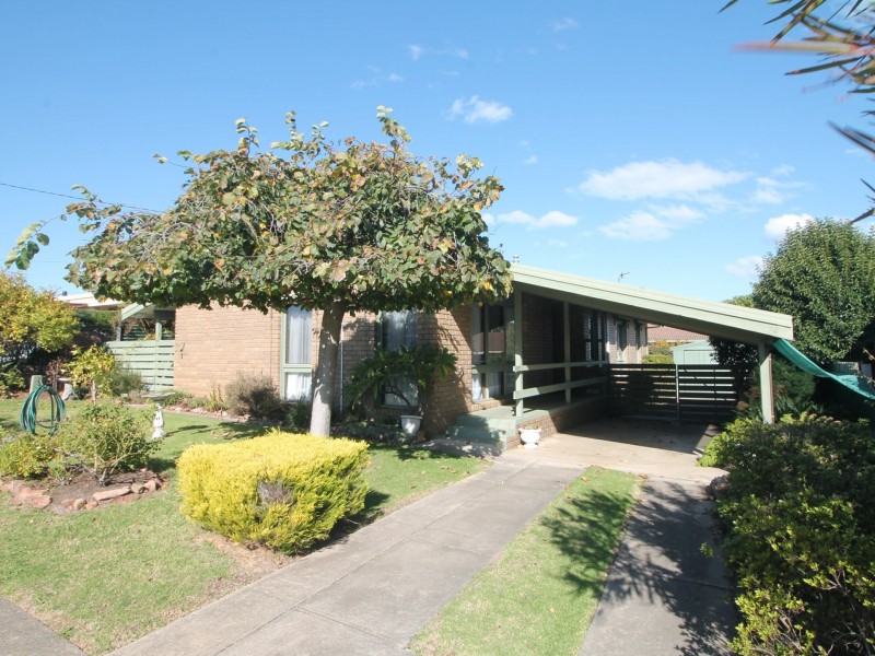 13 Glenda Court, Bairnsdale VIC 3875