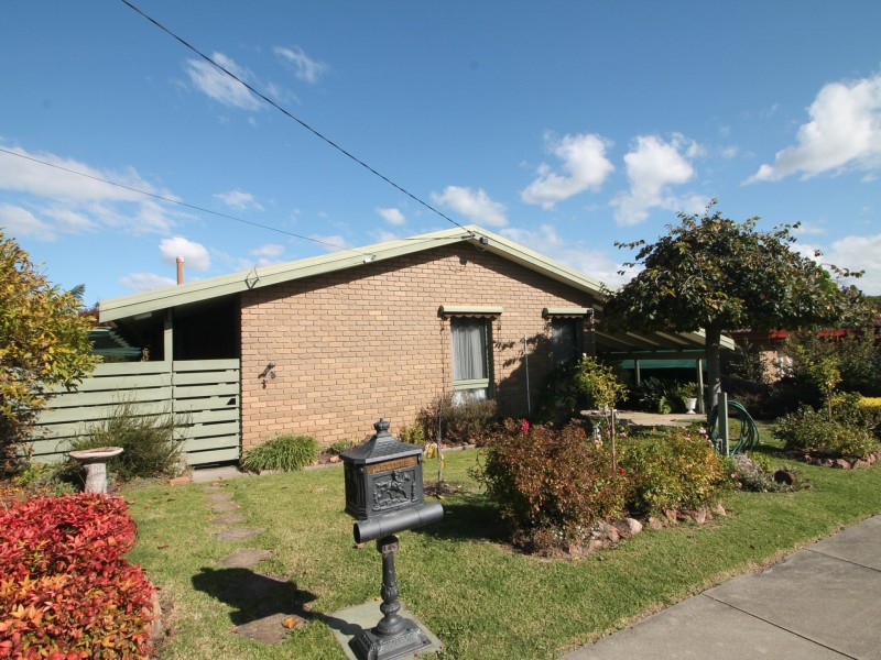 13 Glenda Court, Bairnsdale VIC 3875